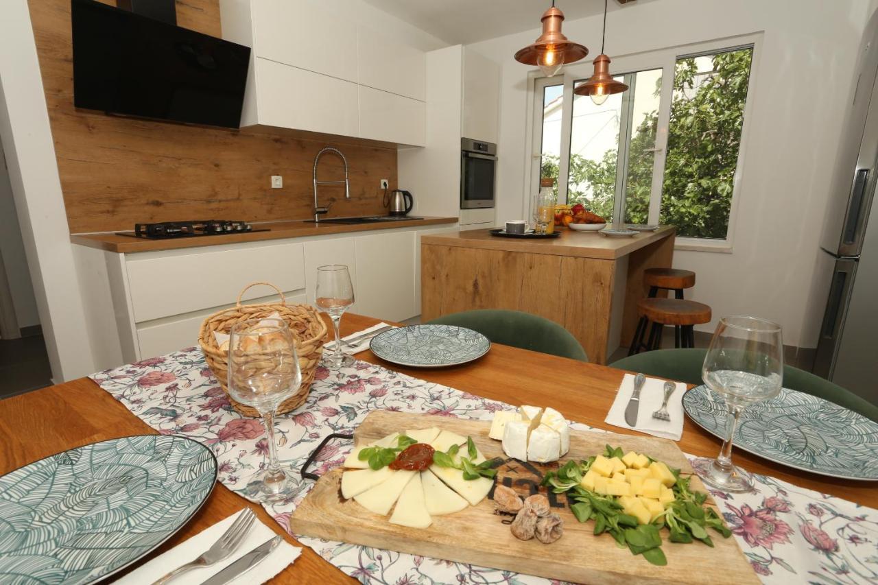 Apartman Luce โตรกีร์ ภายนอก รูปภาพ