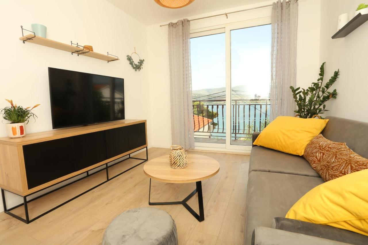 Apartman Luce โตรกีร์ ภายนอก รูปภาพ