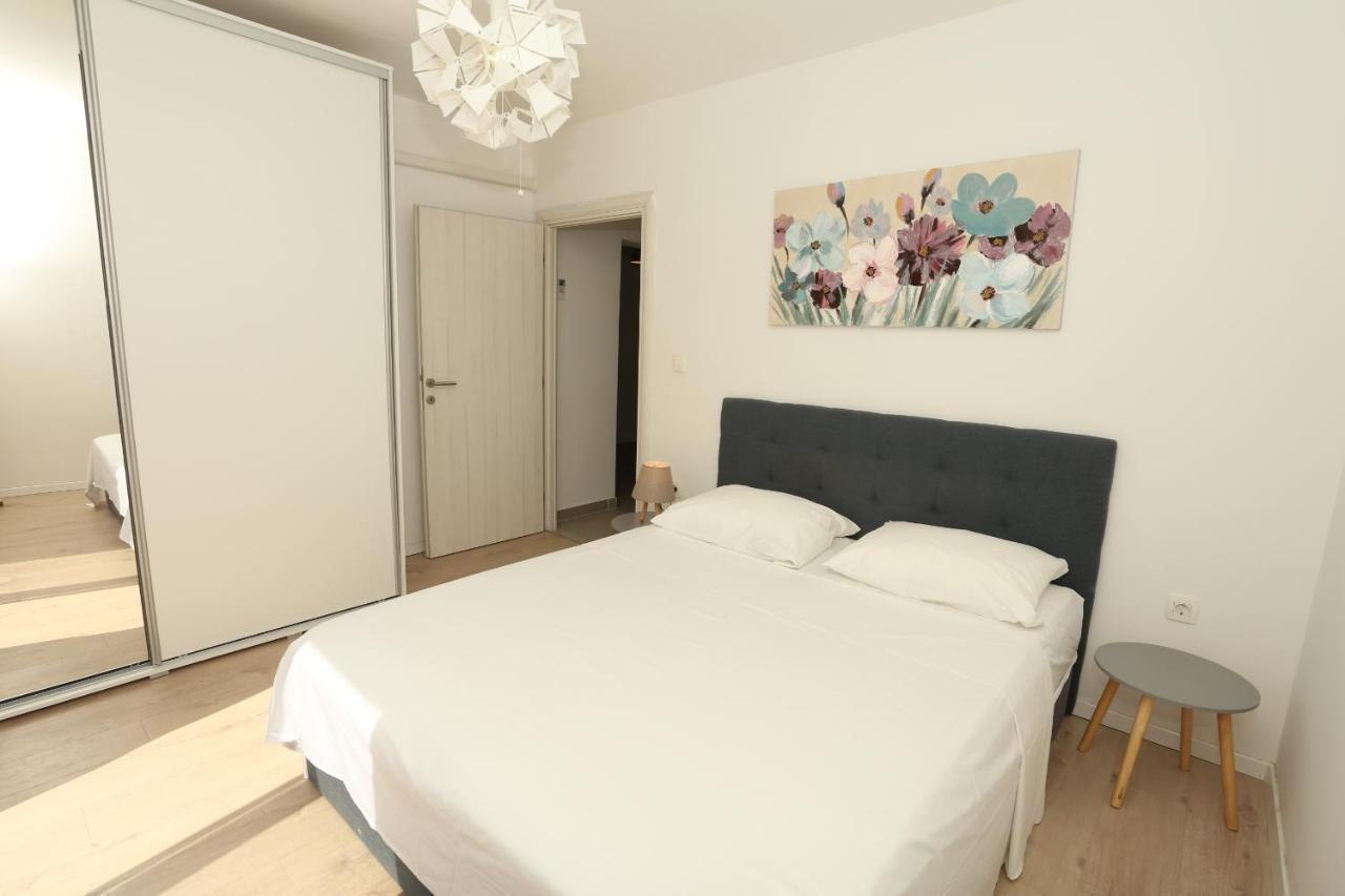 Apartman Luce โตรกีร์ ภายนอก รูปภาพ