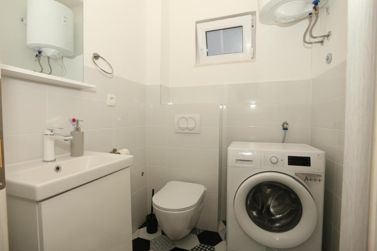 Apartman Luce โตรกีร์ ภายนอก รูปภาพ